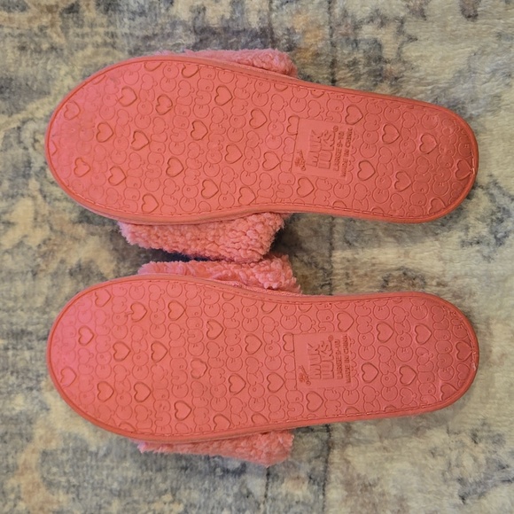 MUK LUKS Pink Fluffy Soft Inside And Outside Slide Slipper Large 9-10 - Picture 2 of 6